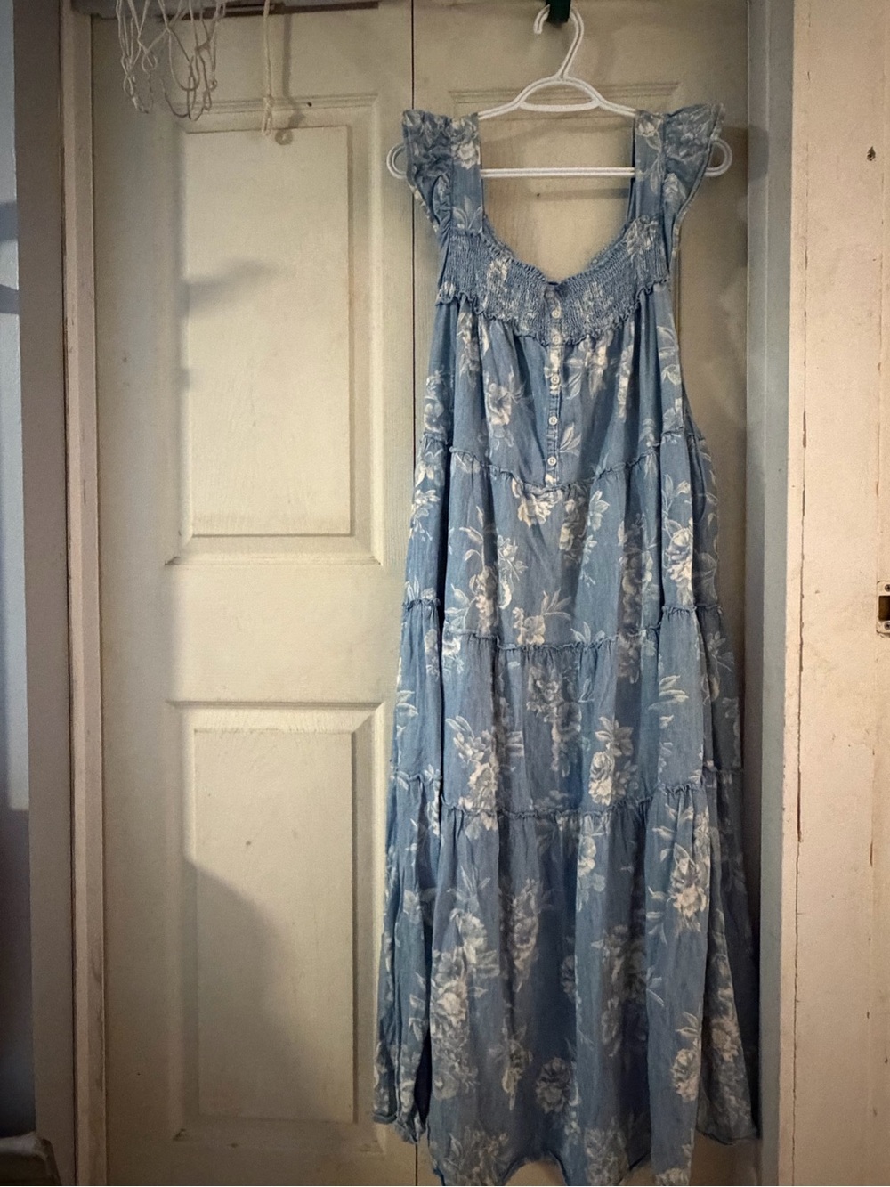 American Eagle Outfitters Light Blue Floral Tiered Maxi Dress